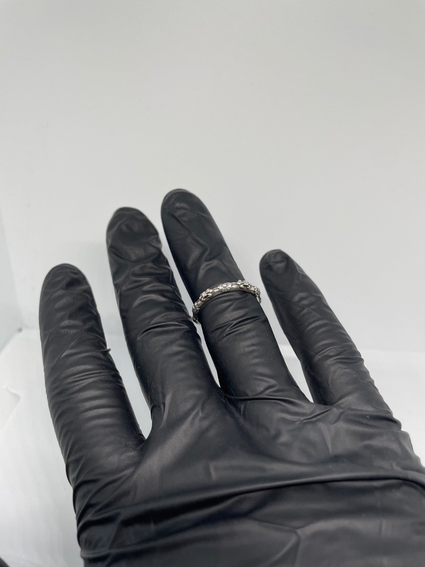 Nocturne Edge – Verstellbarer Gothic-Ring aus Edelstahl