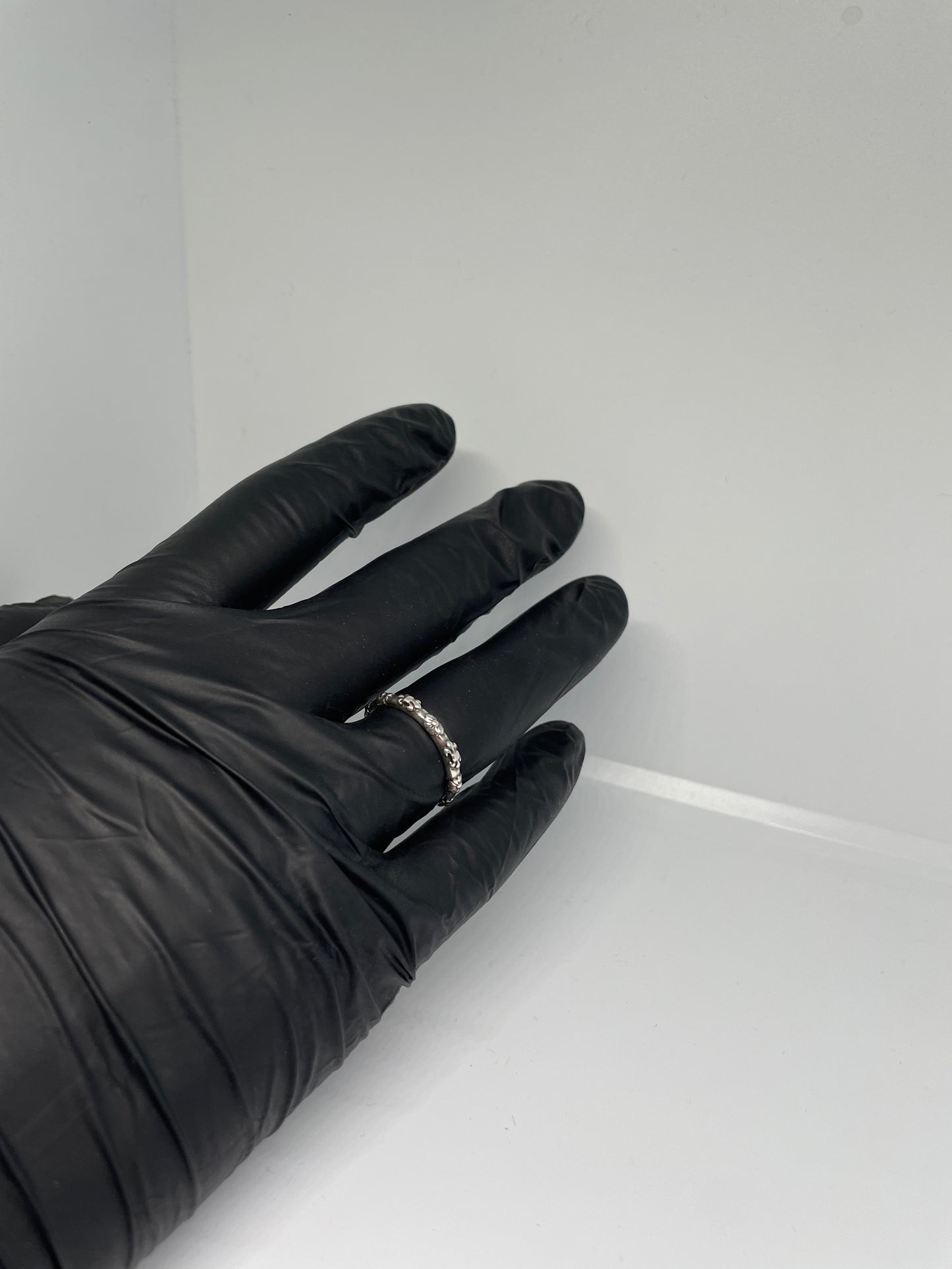 Nocturne Edge – Verstellbarer Gothic-Ring aus Edelstahl