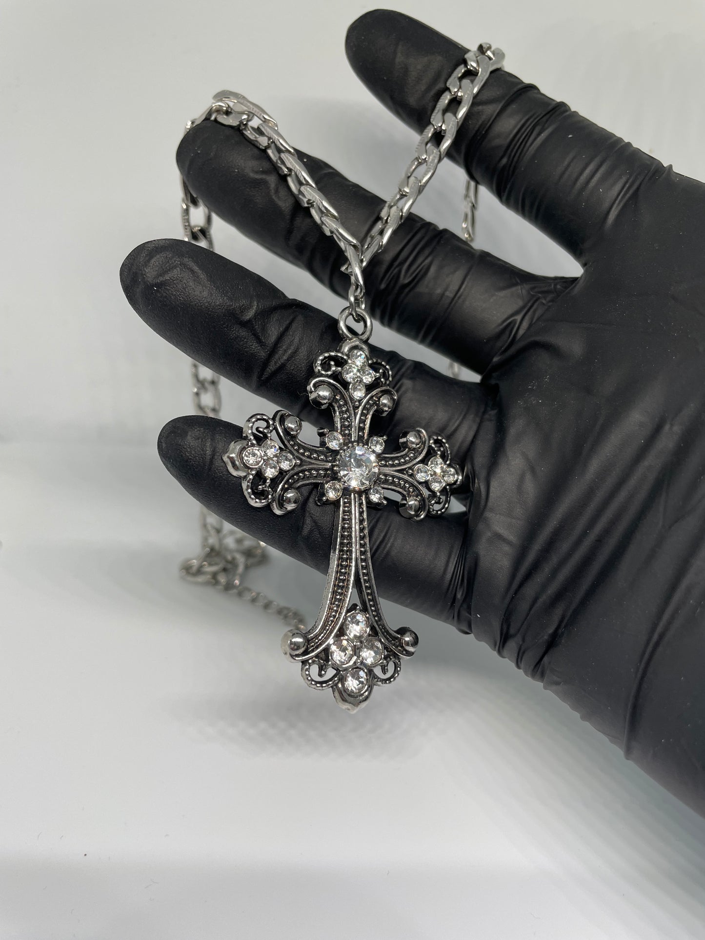 Silver chunky Cuban link chain with diamond-like stones – unisex Y2K Gothic statement necklace