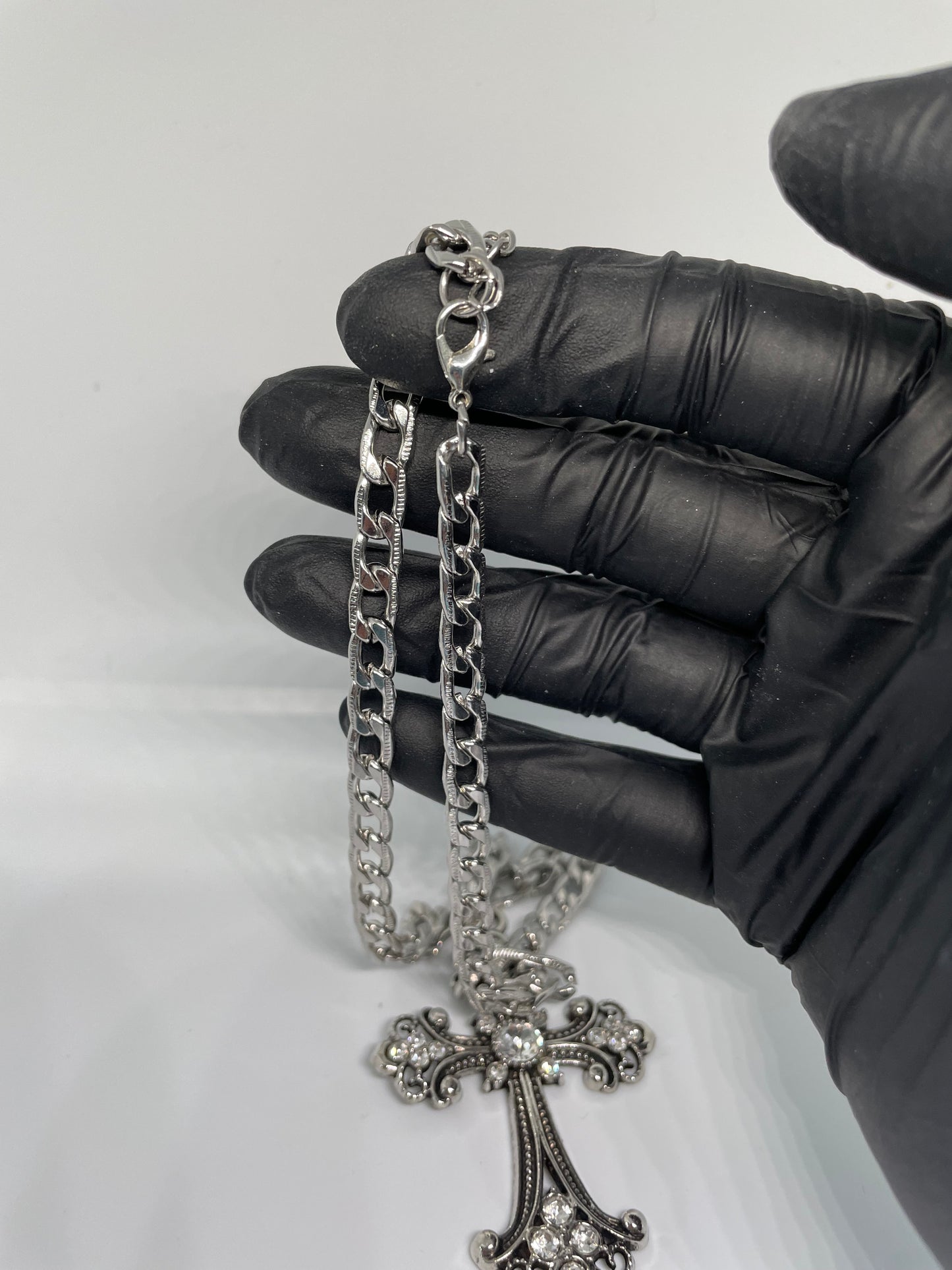 Silver chunky Cuban link chain with diamond-like stones – unisex Y2K Gothic statement necklace
