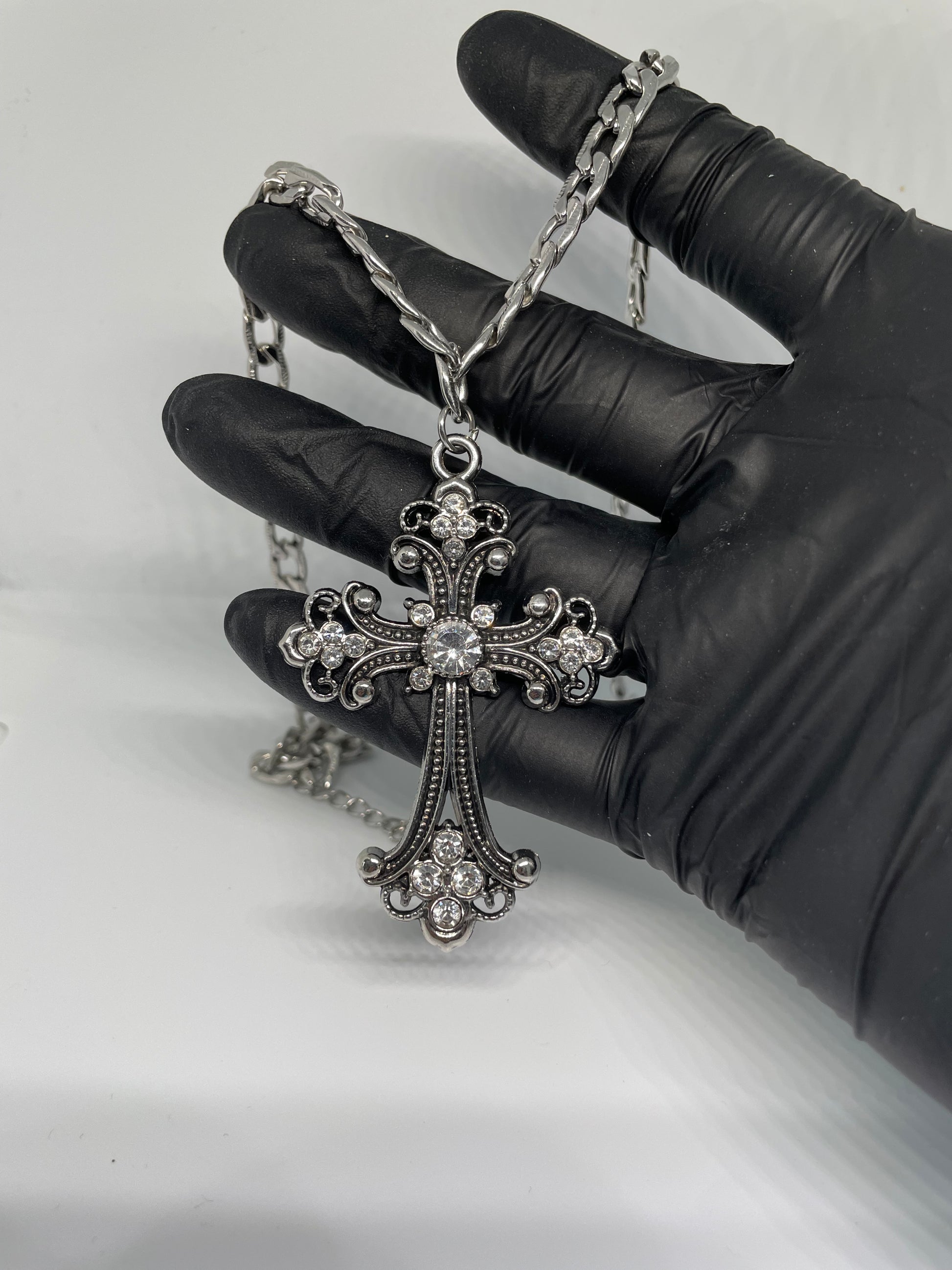 Silver chunky Cuban link chain with diamond-like stones – unisex Y2K Gothic statement necklace