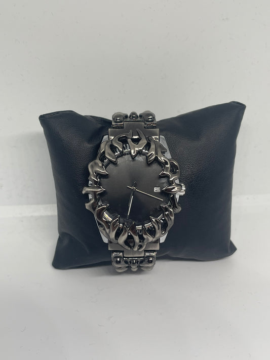 Unisex Edelstahl-Uhr in dunklem Metallic mit schwarzem Ziffernblatt – modern & edgy